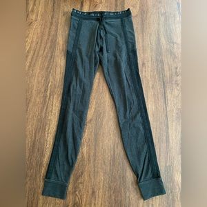 VS Pink Yoga Leggings